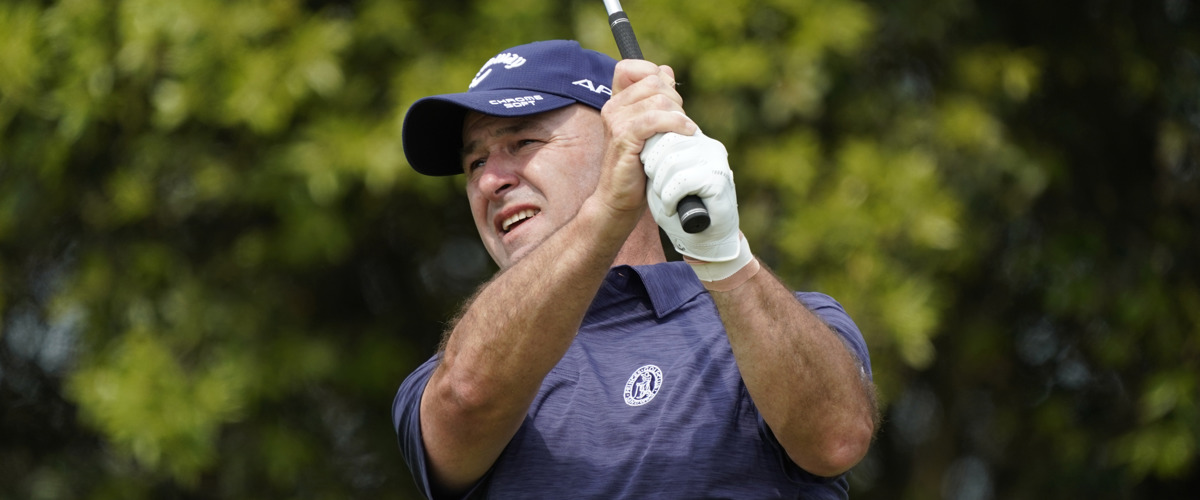 PGA pro Coles in the hunt at Staysure PGA Seniors' Championship