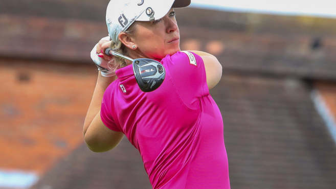 MacRae mixes it with the best in title defence warm-up