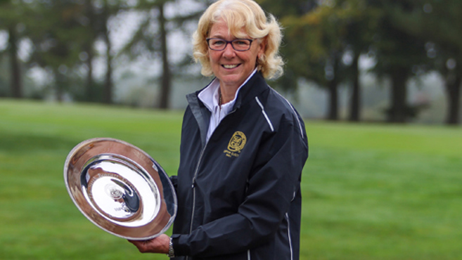 Captain-elect Sarah adds sparkle to WPGA Series with silver trophy donation