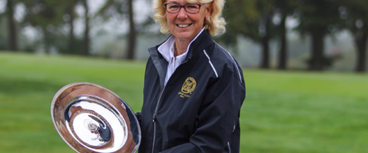 Captain-elect Sarah adds sparkle to WPGA Series with silver trophy donation