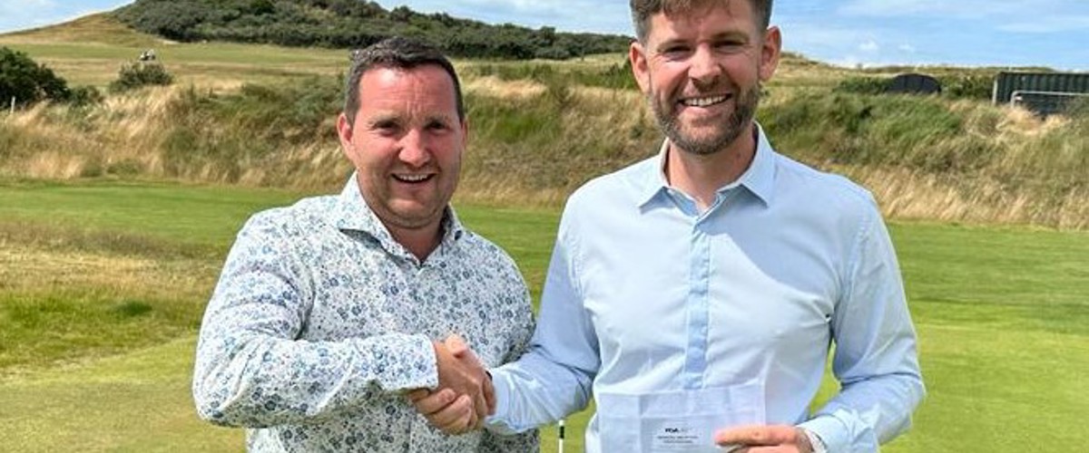 Classic joy for old pals Ian and Liam