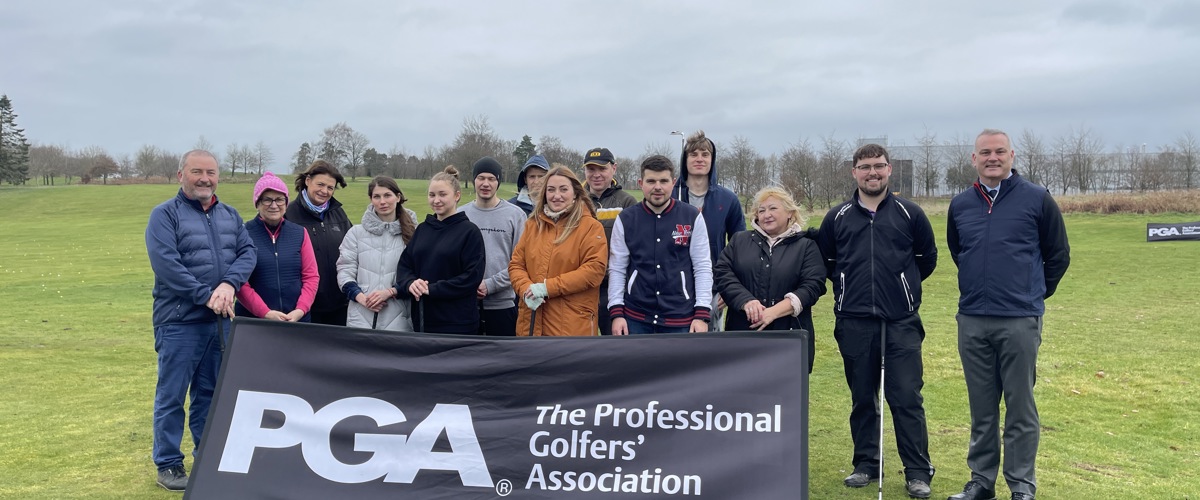 PGA Professional Damien McGrane introduces Ukrainian refugees to golf